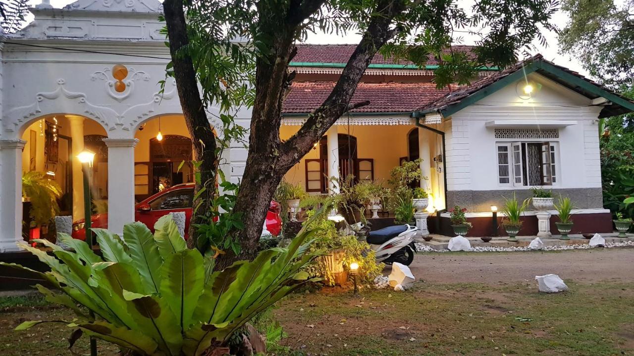 Galkanda Walawwa Kandy Esterno foto